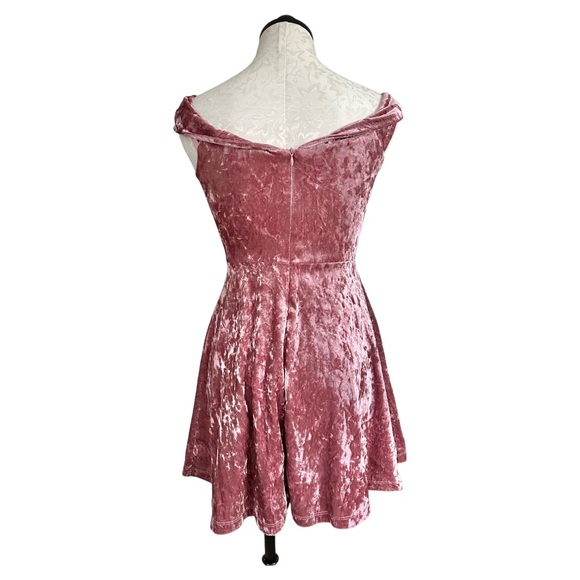 Lulu's Season of Fun Dusty Mauve Velvet Off-the-Shoulder Skater Mini Dress Small - Picture 9 of 16